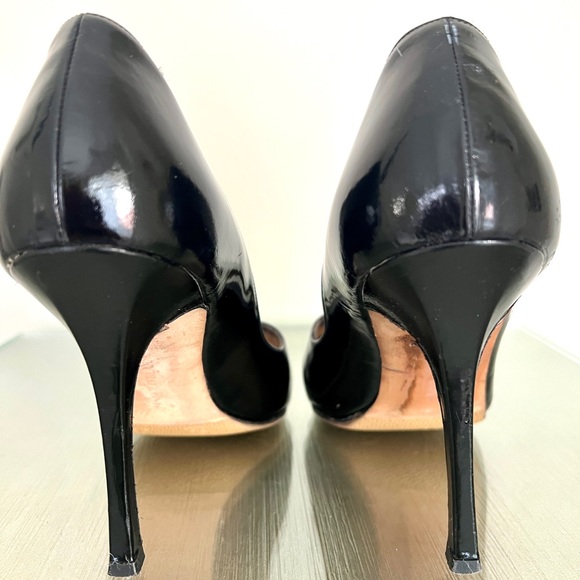 Manolo Blahnik Black Patent leather M-Puspapi  size 37.5  (7.5) - Picture 5 of 10